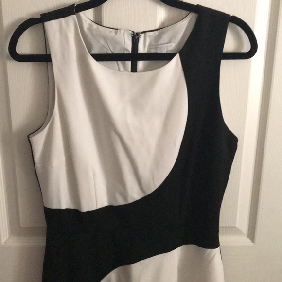 NEW YORK & COMPANY black and white dress - Picture 3 of 4